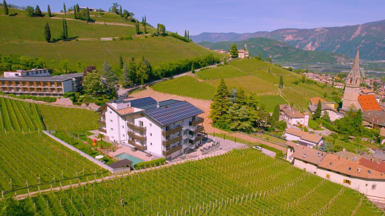 Отель Vineus Tramin Термено Экстерьер фото