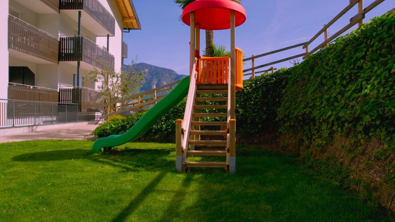 Отель Vineus Tramin Термено Экстерьер фото