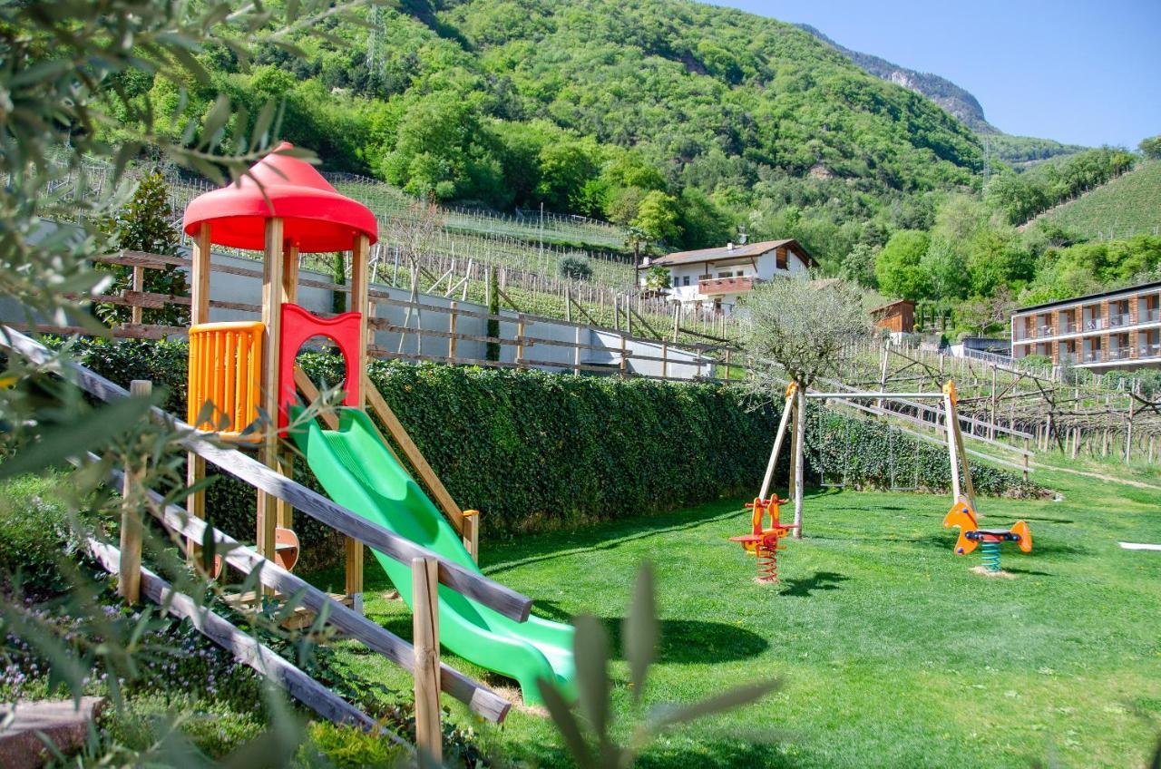 Отель Vineus Tramin Термено Экстерьер фото